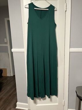 Sleeveless V-Neck Maxi Jumpsuit in Deep Green
